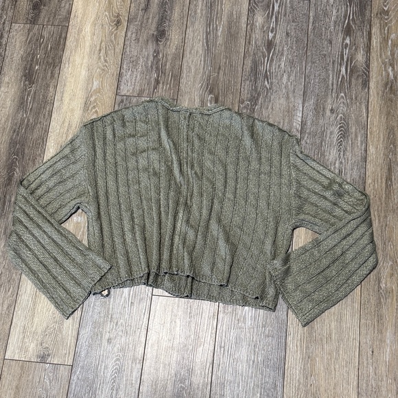 POL Sweaters - POL lightOlive Ribbed Cropped Crew Neck Sweater